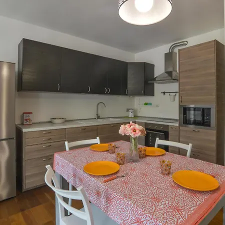 Feriehus In With Kitchen Carasco